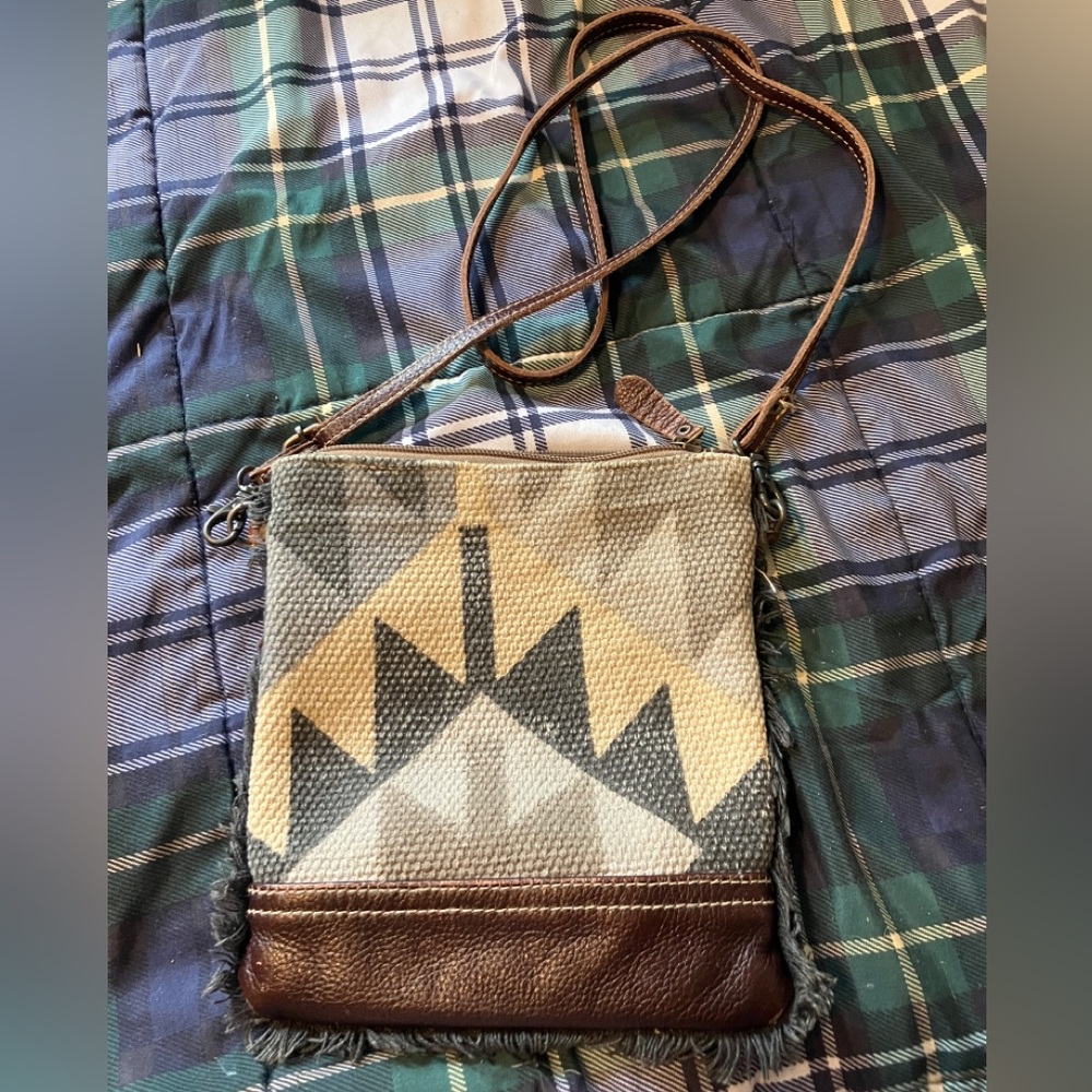 Geometric Pattern Purse - image 1